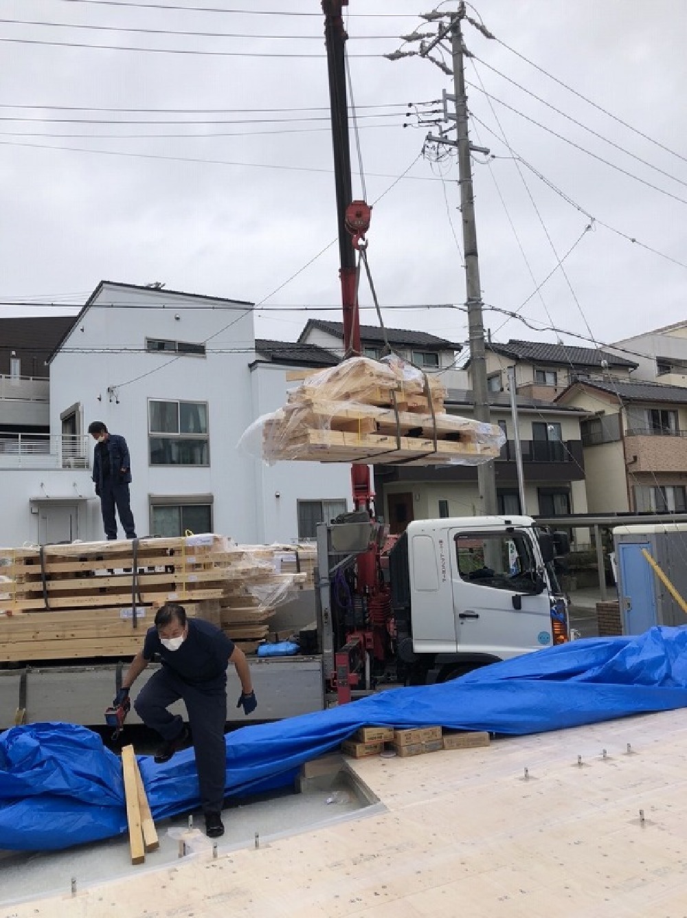 建前材料搬入