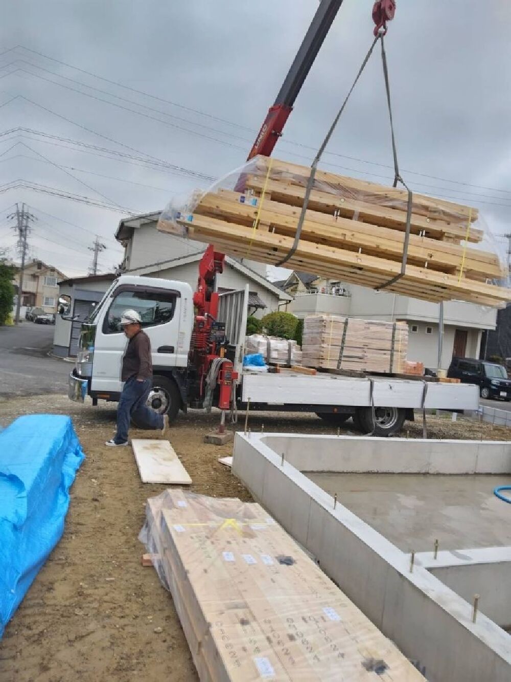 プレカット材料搬入